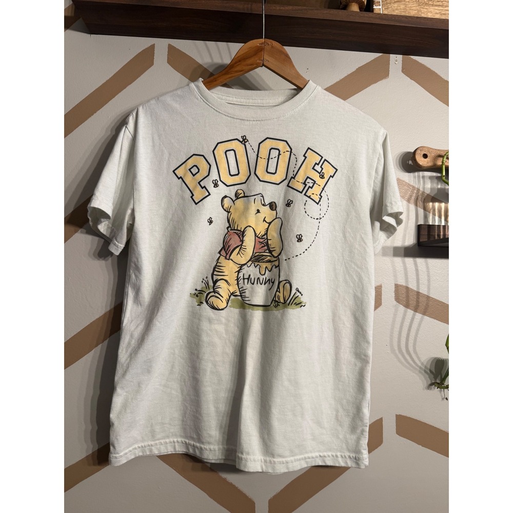 Disney Winnie the Pooh T-shirt Womens Medium White Graphic Short Sleeve Tee